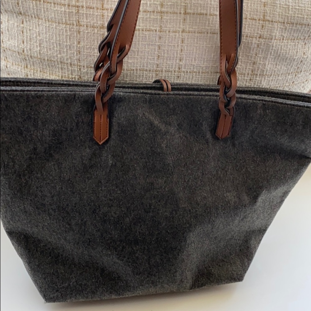 Large tote - Picture 4 of 9